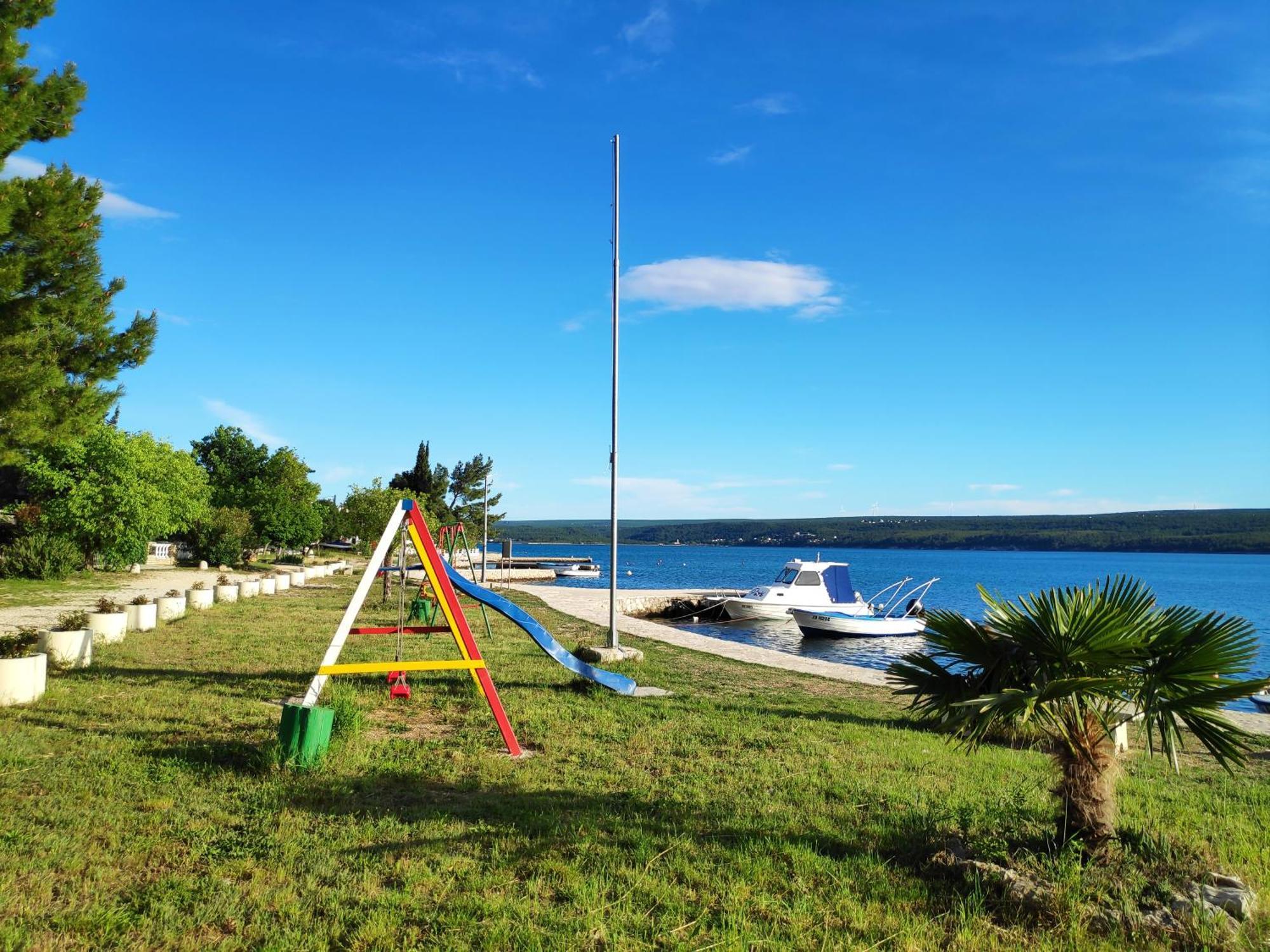 Villa Punta Blava: Beachfront Family Retreat with Sea Views Obrovac Exterior photo